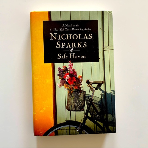 “Safe Haven” - a Novel by Nicholas Sparks (hardcover)- EUC - Picture 1 of 4